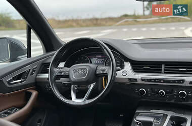 Позашляховик / Кросовер Audi Q7 2017 в 