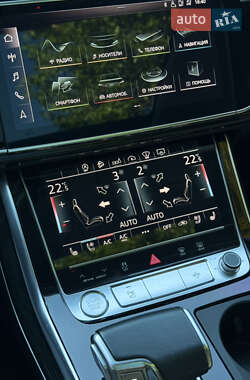Позашляховик / Кросовер Audi Q7 2020 в 