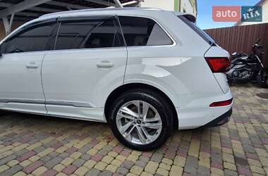 Внедорожник / Кроссовер Audi Q7 2020 в 