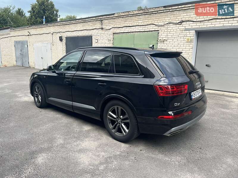 Внедорожник / Кроссовер Audi Q7 2015 в Виннице