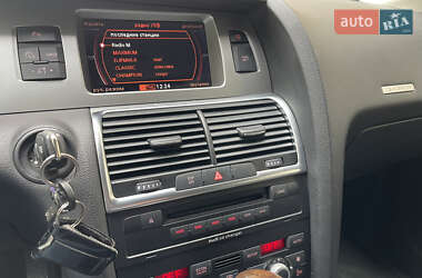Внедорожник / Кроссовер Audi Q7 2007 в 