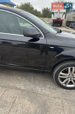 Позашляховик / Кросовер Audi Q7 2012 в 