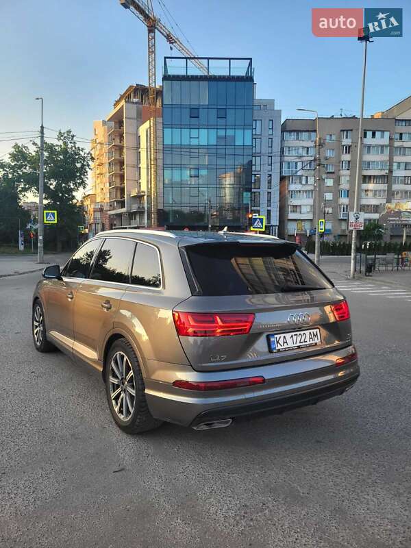 Позашляховик / Кросовер Audi Q7 2015 в Тернополі