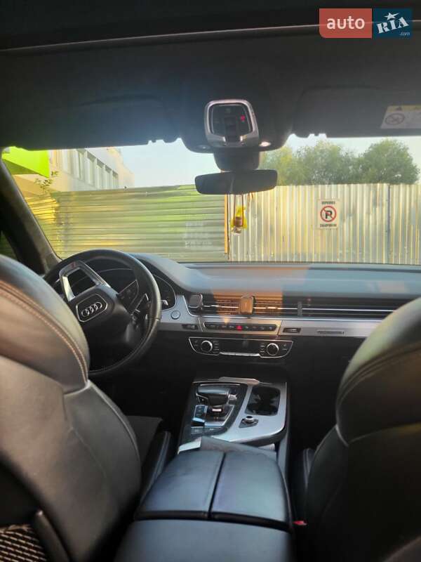 Позашляховик / Кросовер Audi Q7 2015 в Тернополі