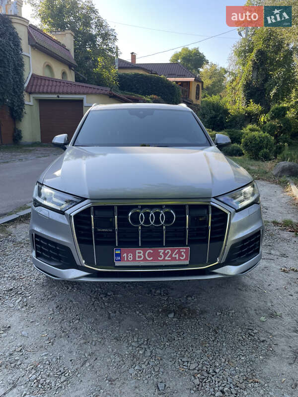 Позашляховик / Кросовер Audi Q7 2021 в Житомирі