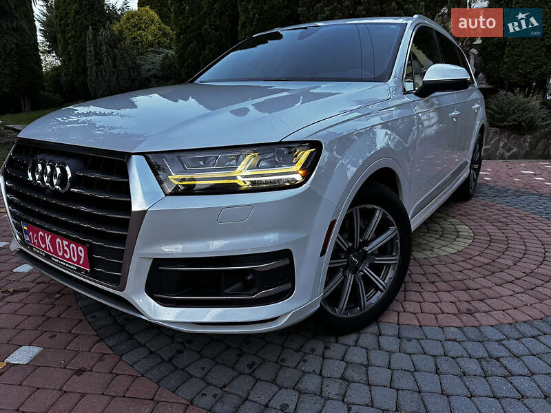 Позашляховик / Кросовер Audi Q7 2017 в 