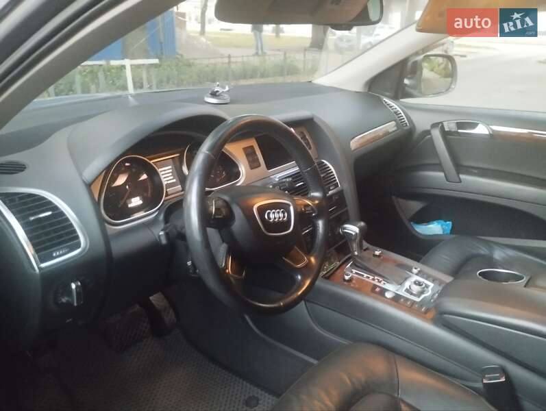 Позашляховик / Кросовер Audi Q7 2013 в Сумах