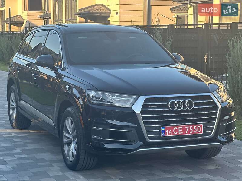 Позашляховик / Кросовер Audi Q7 2017 в 