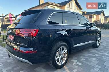 Позашляховик / Кросовер Audi Q7 2017 в 