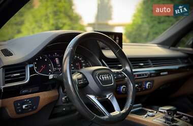 Позашляховик / Кросовер Audi Q7 2017 в 