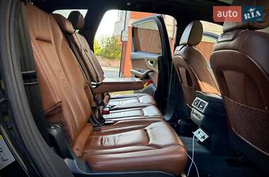 Позашляховик / Кросовер Audi Q7 2017 в 