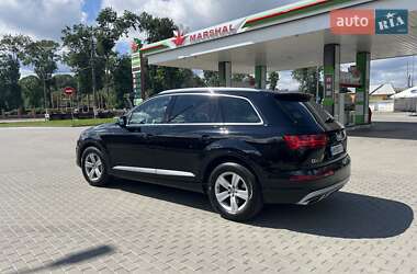 Внедорожник / Кроссовер Audi Q7 2016 в 