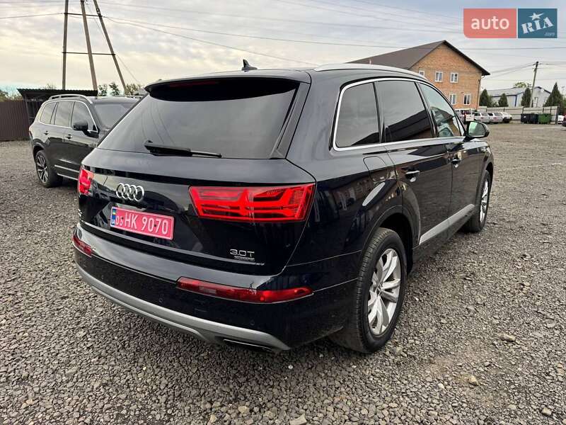 Позашляховик / Кросовер Audi Q7 2017 в Луцьку