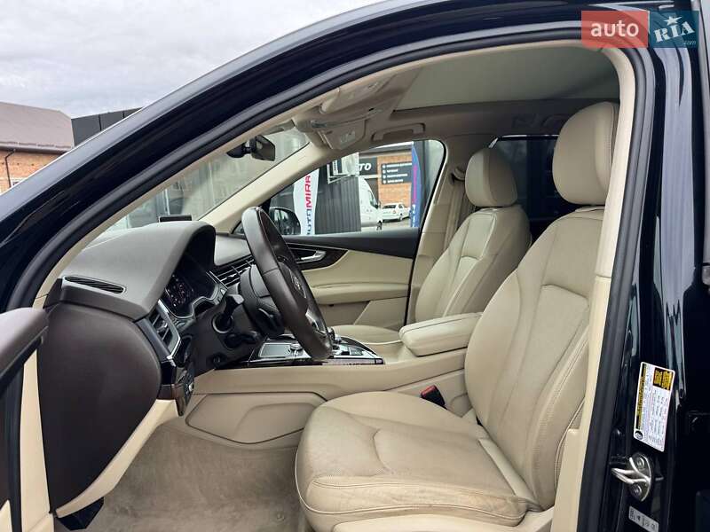 Позашляховик / Кросовер Audi Q7 2017 в Луцьку