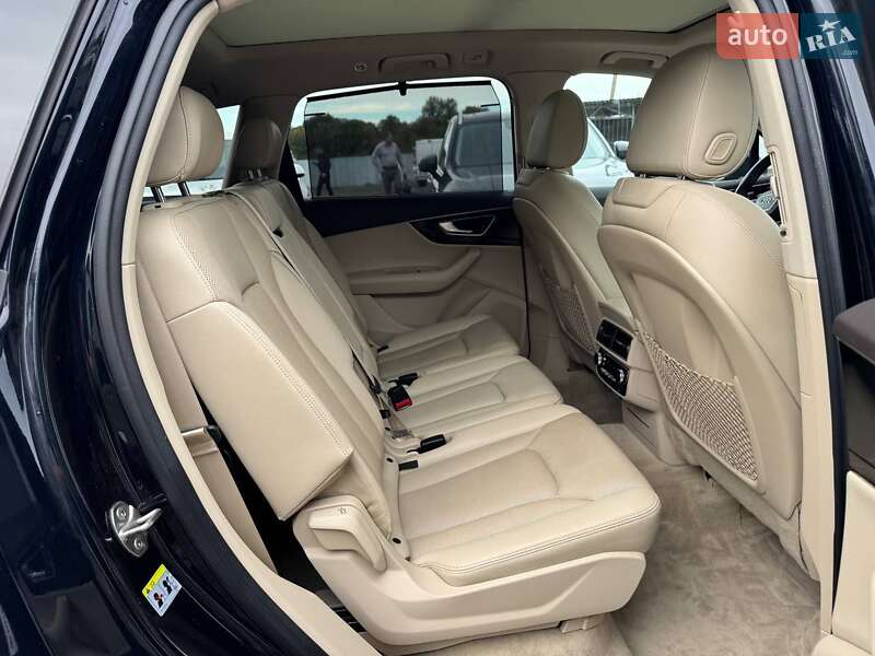 Позашляховик / Кросовер Audi Q7 2017 в Луцьку