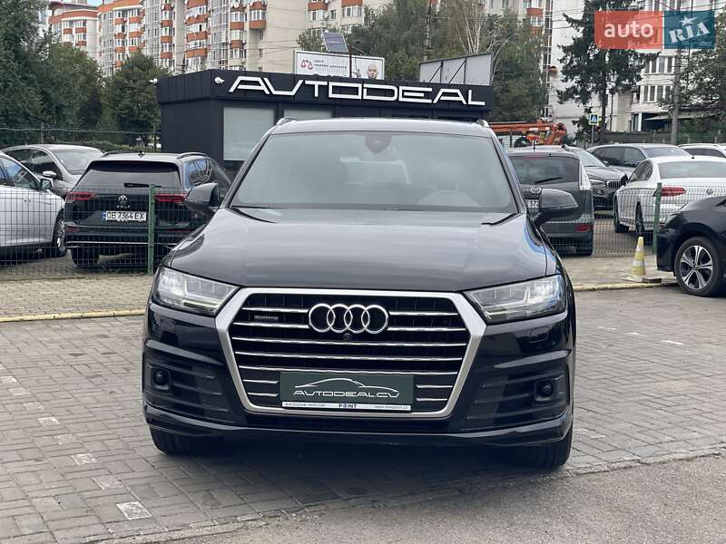 Позашляховик / Кросовер Audi Q7 2017 в Чернівцях
