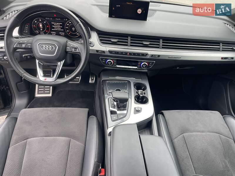 Позашляховик / Кросовер Audi Q7 2017 в Чернівцях