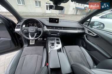 Позашляховик / Кросовер Audi Q7 2017 в 
