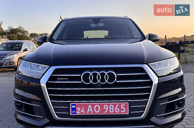 Позашляховик / Кросовер Audi Q7 2017 в 