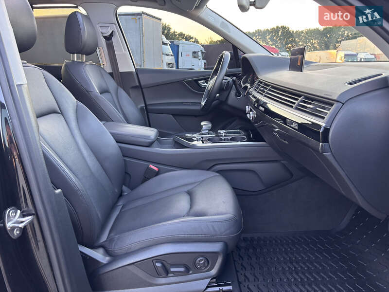 Внедорожник / Кроссовер Audi Q7 2017 в Черкассах
