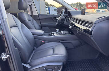 Позашляховик / Кросовер Audi Q7 2017 в 