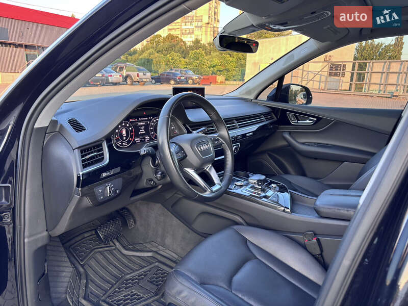 Внедорожник / Кроссовер Audi Q7 2017 в Черкассах