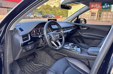 Позашляховик / Кросовер Audi Q7 2017 в 