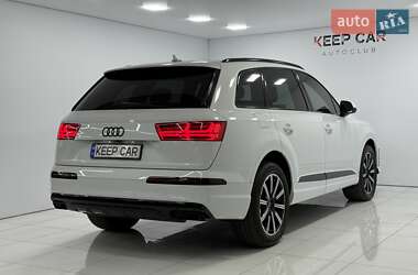 Позашляховик / Кросовер Audi Q7 2018 в 