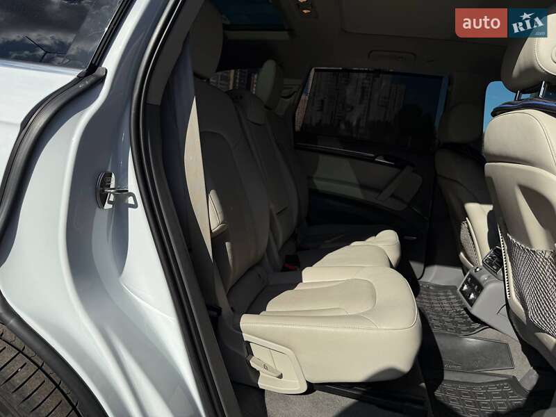 Внедорожник / Кроссовер Audi Q7 2013 в Киеве