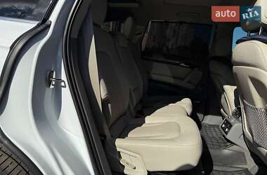 Позашляховик / Кросовер Audi Q7 2013 в 