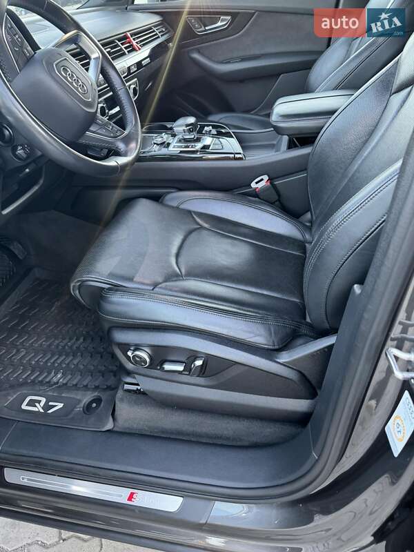 Позашляховик / Кросовер Audi Q7 2018 в Львові