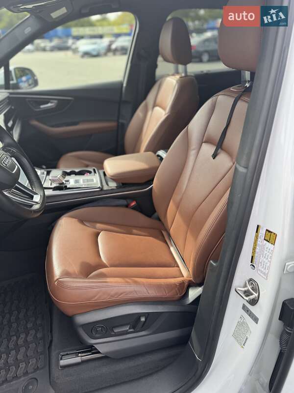 Позашляховик / Кросовер Audi Q7 2021 в Києві