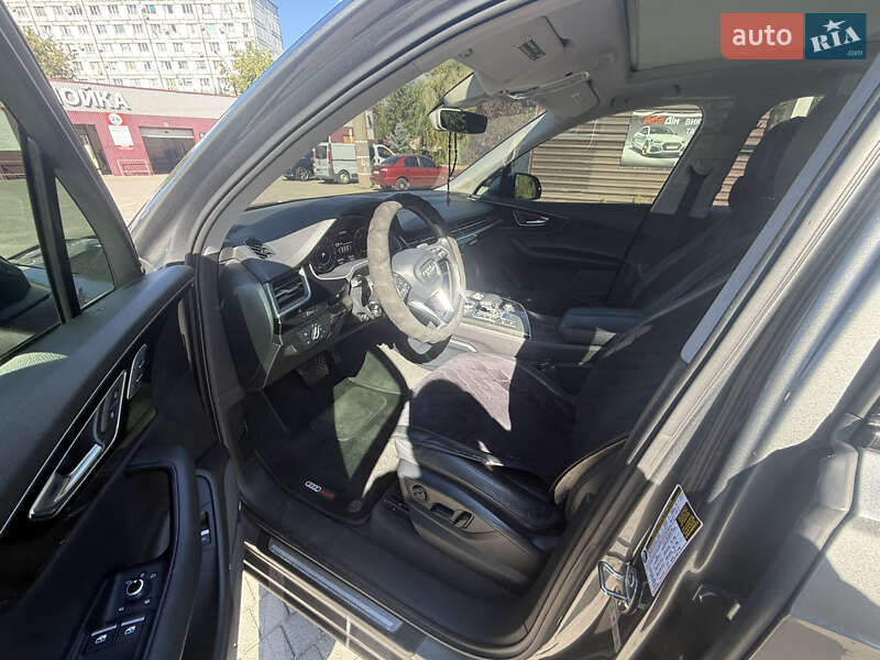 Позашляховик / Кросовер Audi Q7 2015 в Запоріжжі