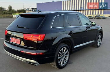 Позашляховик / Кросовер Audi Q7 2016 в 