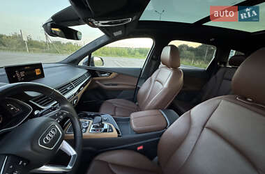 Позашляховик / Кросовер Audi Q7 2016 в 