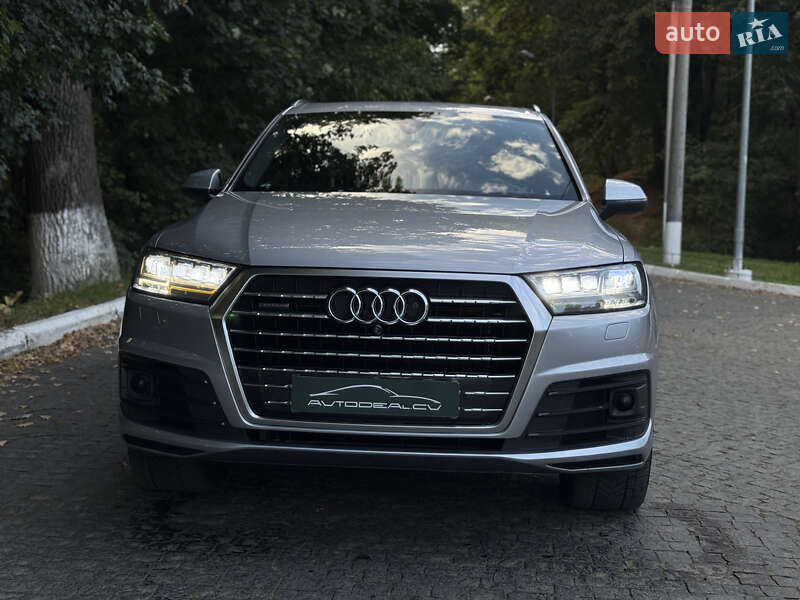 Позашляховик / Кросовер Audi Q7 2016 в Чернівцях