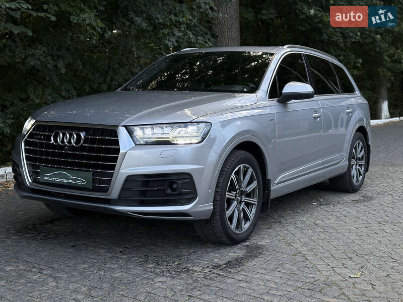 Позашляховик / Кросовер Audi Q7 2016 в Чернівцях