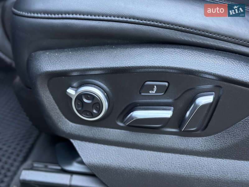 Позашляховик / Кросовер Audi Q7 2016 в Чернівцях