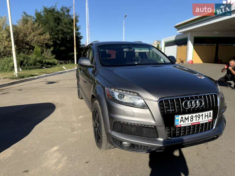 Внедорожник / Кроссовер Audi Q7 2013 в Сумах