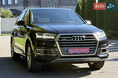 Позашляховик / Кросовер Audi Q7 2017 в 