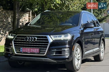 Позашляховик / Кросовер Audi Q7 2017 в 