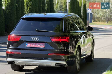 Позашляховик / Кросовер Audi Q7 2017 в 