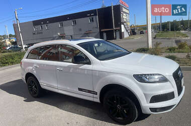 Позашляховик / Кросовер Audi Q7 2012 в 