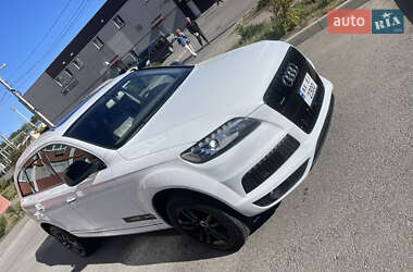 Позашляховик / Кросовер Audi Q7 2012 в 