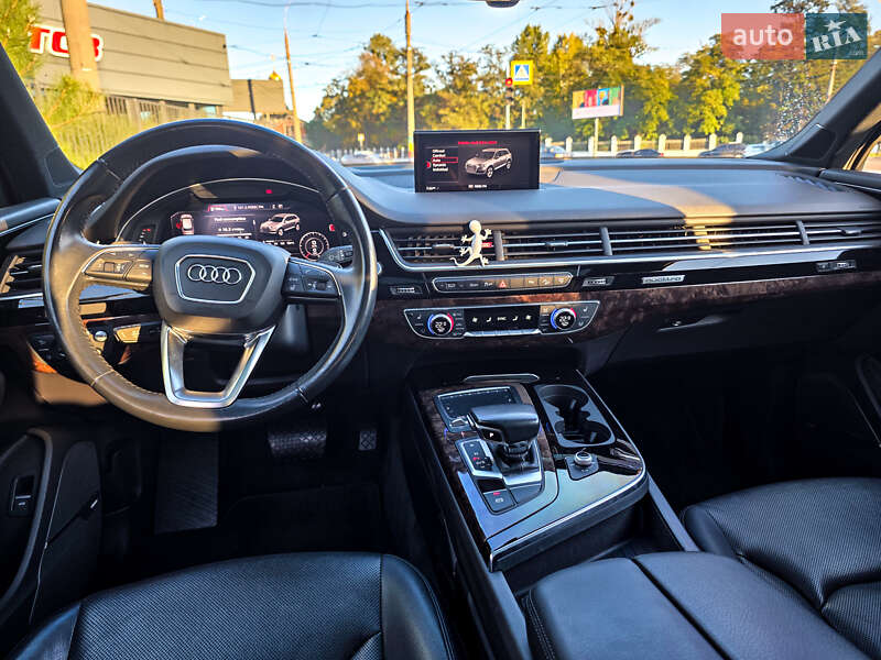 Позашляховик / Кросовер Audi Q7 2017 в Харкові