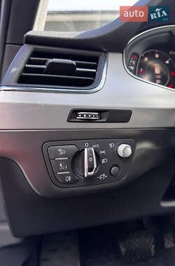 Позашляховик / Кросовер Audi Q7 2018 в 