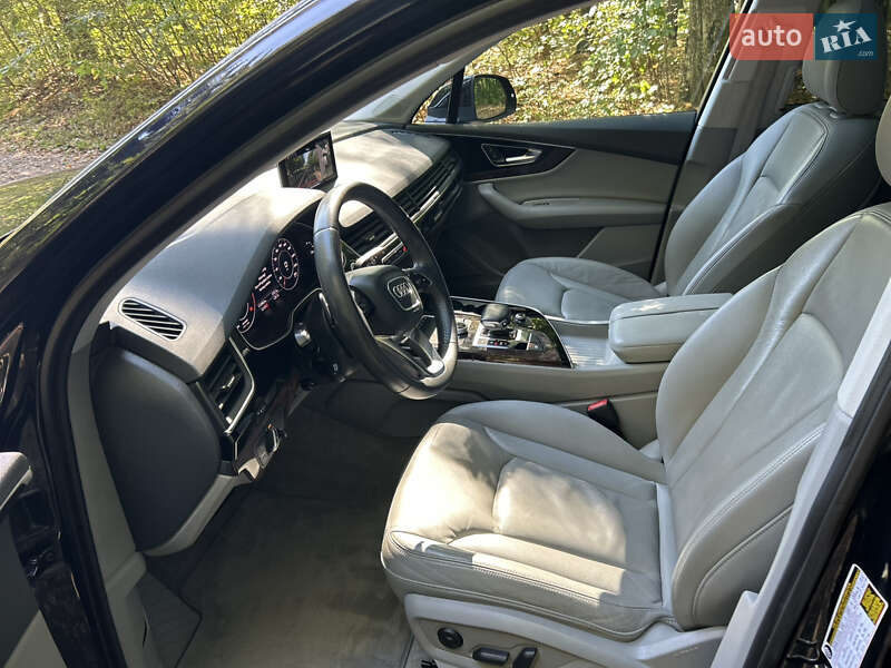 Позашляховик / Кросовер Audi Q7 2016 в Вінниці
