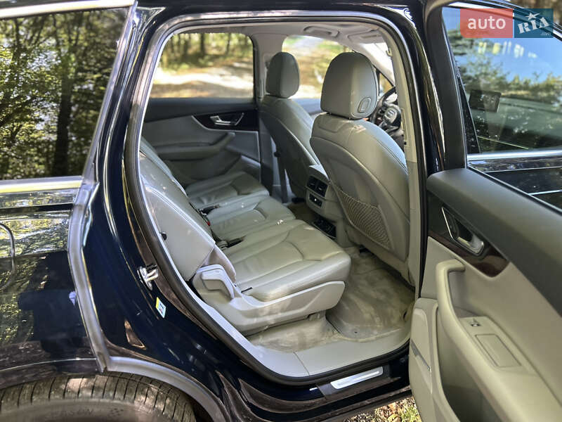 Позашляховик / Кросовер Audi Q7 2016 в Вінниці