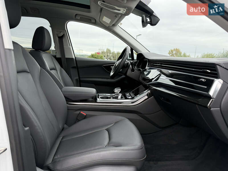 Позашляховик / Кросовер Audi Q7 2023 в Києві