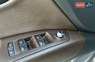 Внедорожник / Кроссовер Audi Q7 2011 в 